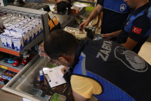 Kapaklı Belediyesi Zabıta Müdürlüğü Zincir Marketleri Denetledi